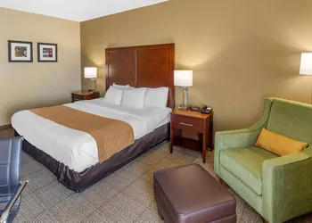 Comfort Inn & Suites Lincoln I-20 hotel thumbnail 5