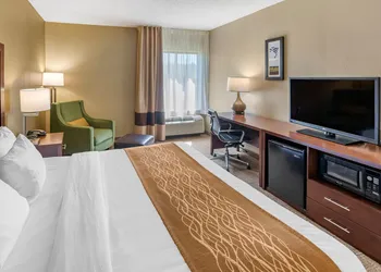 Comfort Inn & Suites Lincoln I-20 hotel thumbnail 7