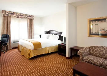 Holiday Inn Express Clanton by IHG hotel thumbnail 3