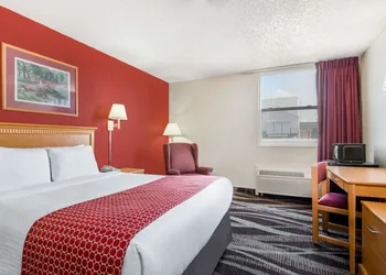 Days Inn by Wyndham Gillette hotel thumbnail 5