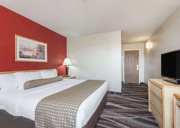 Days Inn by Wyndham Gillette hotel thumbnail 8