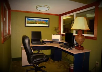 Howard Johnson by Wyndham Gillette hotel thumbnail 6