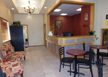 Super 8 by Wyndham Gillette hotel thumbnail 3