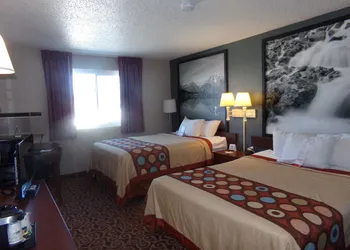 Super 8 by Wyndham Gillette hotel thumbnail 7