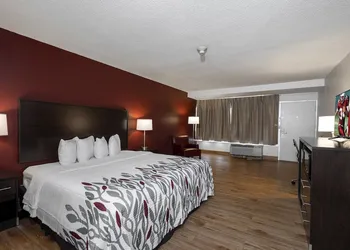 Red Roof Inn Marion, VA hotel thumbnail 5