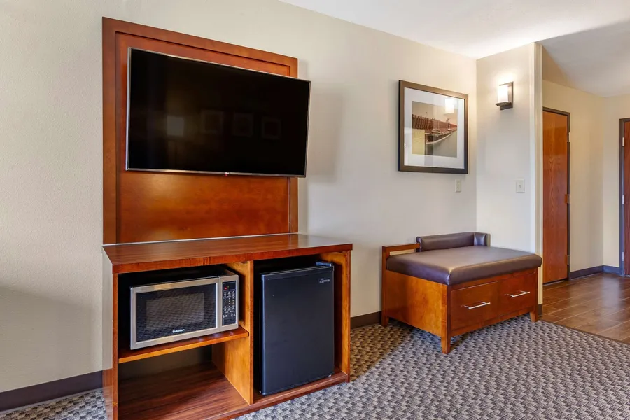 Comfort Suites Escanaba West hotel detail image 6