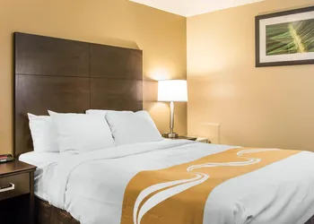 Quality Inn & Suites Houghton Downtown hotel thumbnail 8
