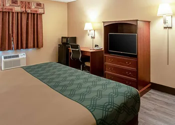 Econo Lodge Menomonie On The Bay hotel thumbnail 8