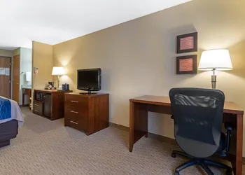 Comfort Inn Iron Mountain North hotel thumbnail 7