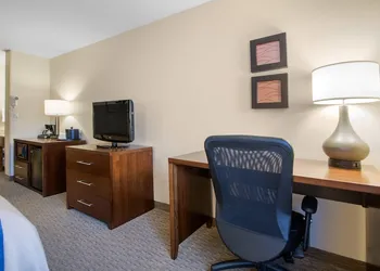 Comfort Inn Iron Mountain North hotel thumbnail 8