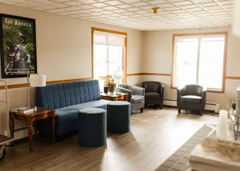 Travelodge by Wyndham Escanaba hotel thumbnail 2