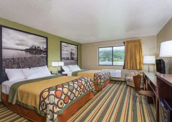 Super 8 by Wyndham Houghton hotel thumbnail 7