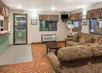 Super 8 by Wyndham Rock Springs hotel thumbnail 2