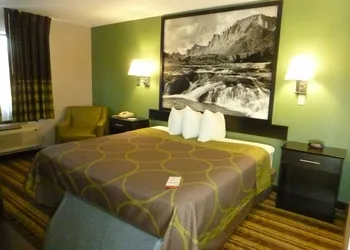 Super 8 by Wyndham Rock Springs hotel thumbnail 6