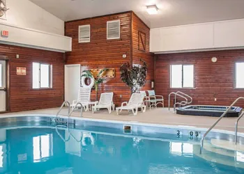 Quality Inn & Suites Boonville - Columbia hotel thumbnail 2