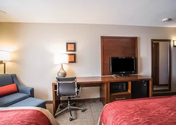 Quality Inn & Suites Boonville - Columbia hotel thumbnail 5