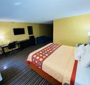 Super 8 by Wyndham Warrenton hotel detail image 3
