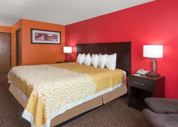 Days Inn by Wyndham Mexico hotel thumbnail 5