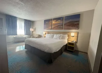 Days Inn by Wyndham Hannibal hotel thumbnail 5