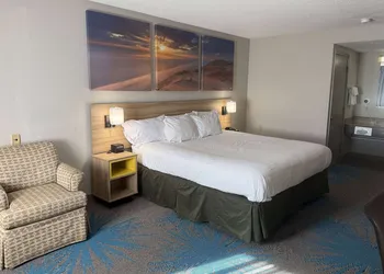Days Inn by Wyndham Hannibal hotel thumbnail 7