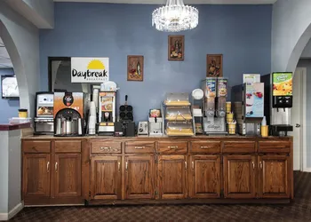 Days Inn by Wyndham Troy hotel thumbnail 4