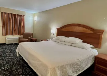 Baymont by Wyndham Troy hotel thumbnail 3