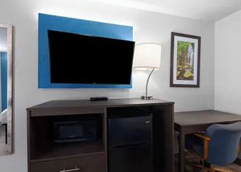 Baymont by Wyndham Selma hotel thumbnail 8
