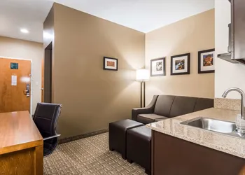 Comfort Suites Eufaula North hotel thumbnail 7