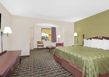 Days Inn by Wyndham Eufaula AL hotel thumbnail 7