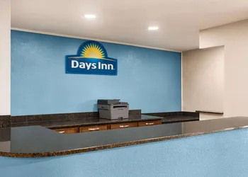 Days Inn by Wyndham Demopolis hotel thumbnail 2
