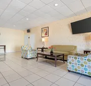Quality Inn & Suites near Lake Eufaula hotel detail image 3