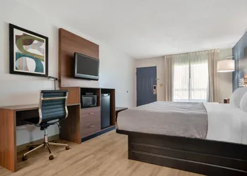 Quality Inn & Suites near Lake Eufaula hotel thumbnail 7
