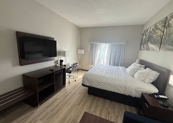 Clarion Pointe Jesup hotel thumbnail 3