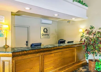 Quality Inn & Suites Garden of the Gulf hotel thumbnail 3