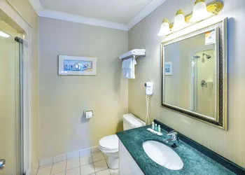 Quality Inn & Suites Garden of the Gulf hotel thumbnail 7