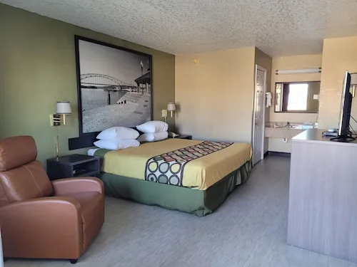 Super 8 by Wyndham Arkadelphia Caddo Valley Area hotel detail image 6