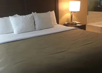 Quality Inn & Suites Malvern hotel thumbnail 7