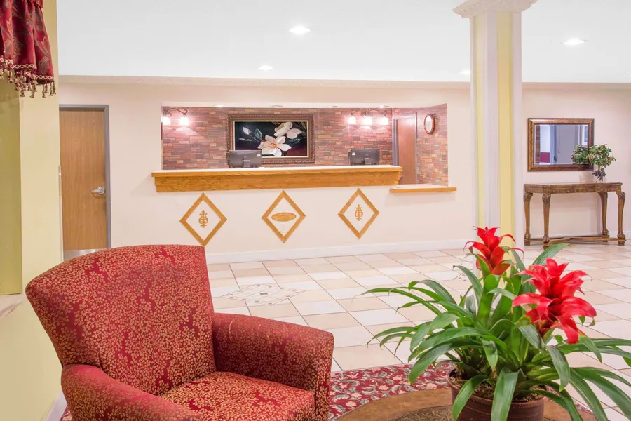 Days Inn by Wyndham Lake Village hotel detail image 2