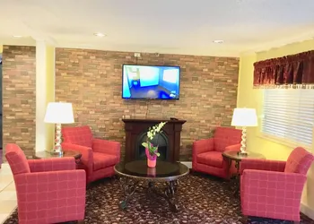 Days Inn by Wyndham Lake Village hotel thumbnail 5