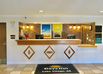 Days Inn by Wyndham Lake Village hotel thumbnail 6