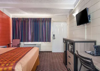 Rodeway Inn Nashville hotel thumbnail 6