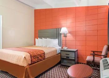 Rodeway Inn Nashville hotel thumbnail 7