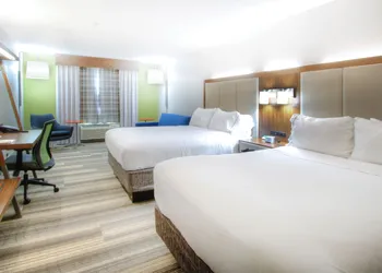 Holiday Inn Express Hotel & Suites Magnolia-Lake Columbia by IHG hotel thumbnail 4