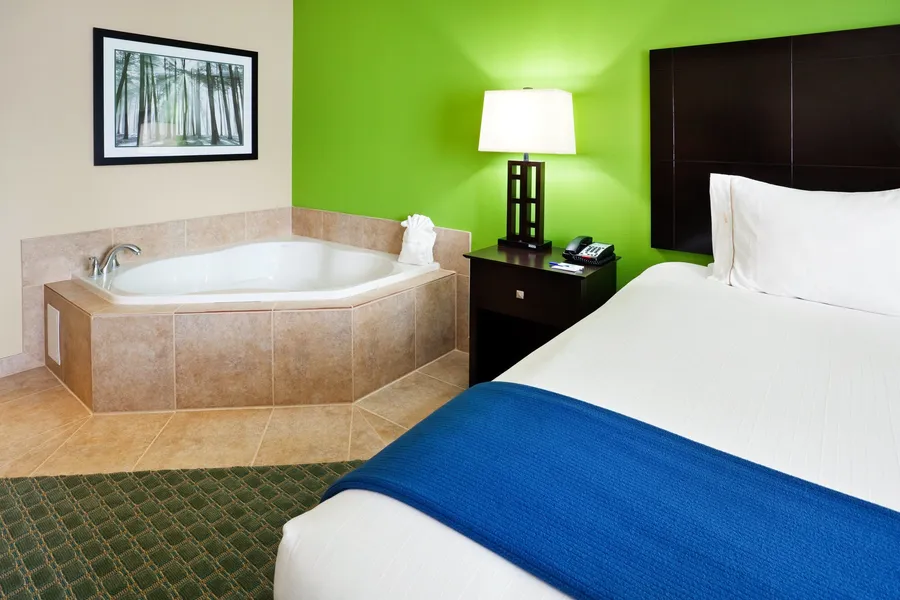 Holiday Inn Express & Suites Newport S by IHG hotel detail image 2