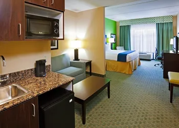 Holiday Inn Express & Suites Newport S by IHG hotel thumbnail 7
