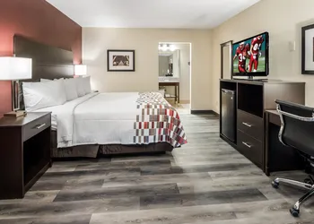 Red Roof Inn Dandridge hotel thumbnail 7