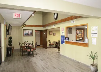 Super 8 by Wyndham Harrison AR hotel thumbnail 2