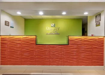 Quality Inn Rogersville hotel thumbnail 2
