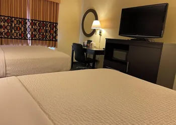 Super 8 by Wyndham Colby hotel thumbnail 6