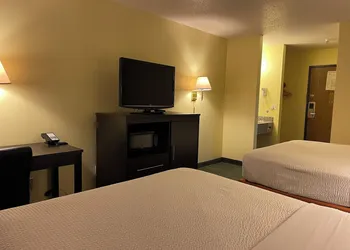 Super 8 by Wyndham Colby hotel thumbnail 7